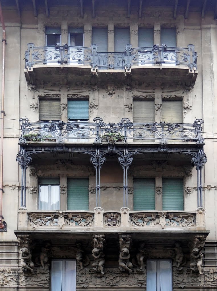 Milano, via Marcello Malpighi 12, Casa Guazzoni (Giovan Battista Bossi 1904-06) by Jacques Lasserre