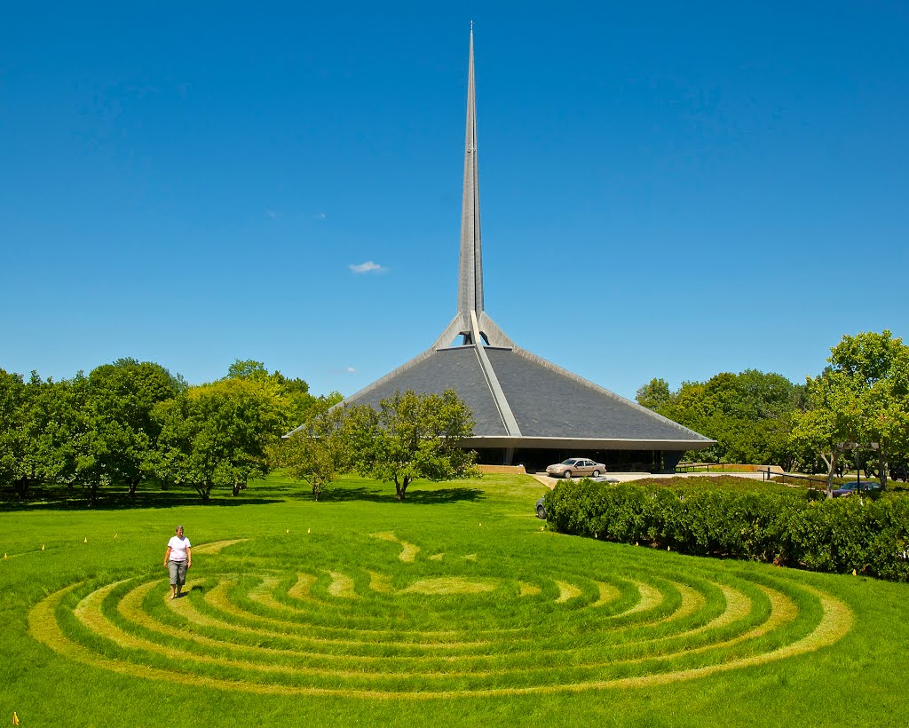 North Christian Church (Disciples Of Christ) by Warren Lynn