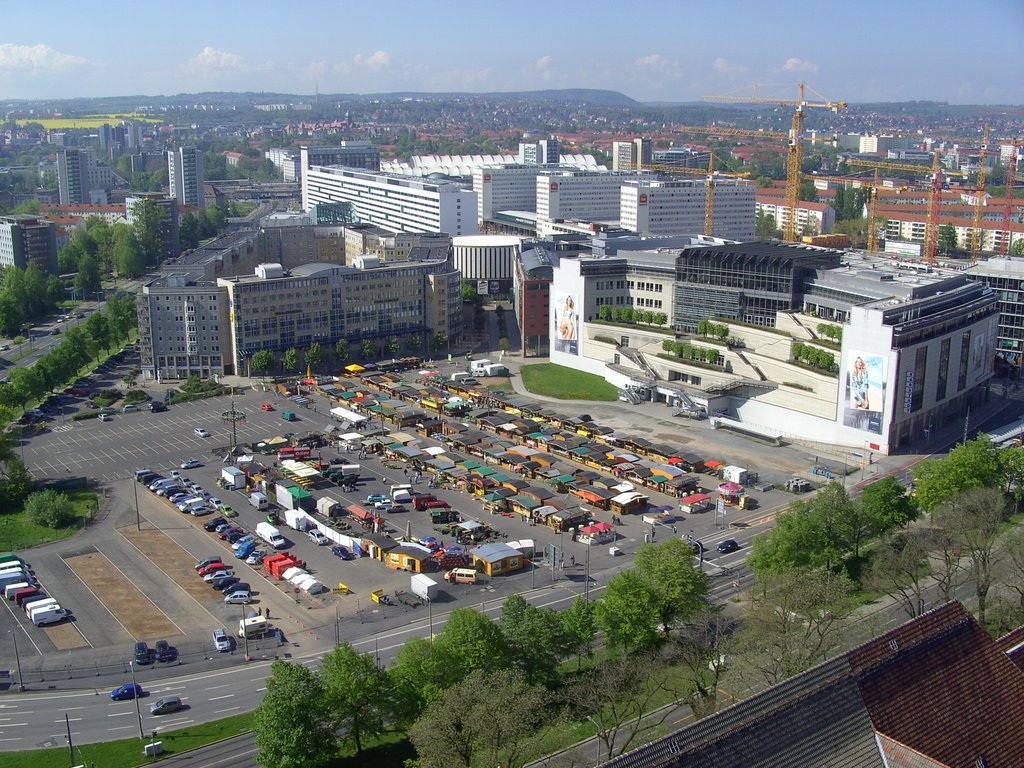 Dresdner Frühlingsmarkt by Joachim Beetz