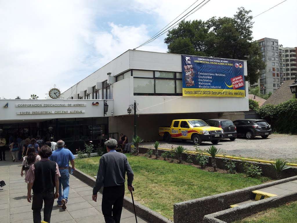 Liceo Industrial Chileno-Alemán, Ñuñoa by Martín Guzmán Henríquez