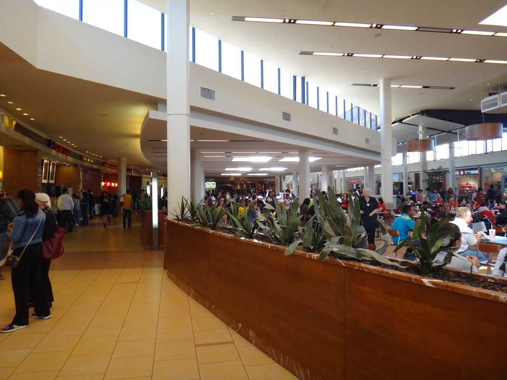 Northstar Mall Food court by DieselDucy