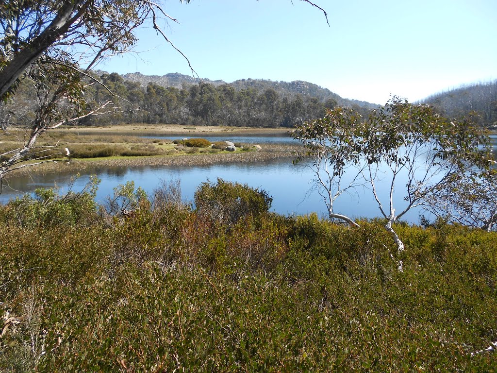 Lake Catani, Mount Buffalo by Raki_Man