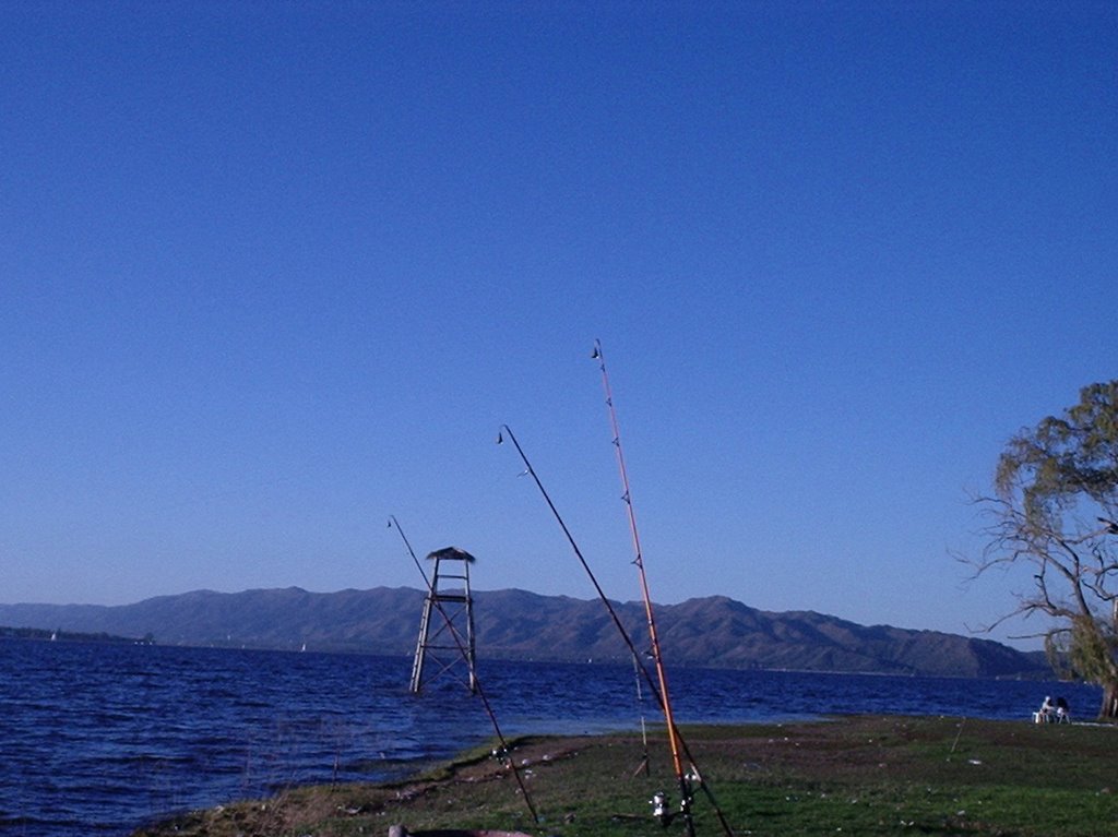 Pesca en lago San Roque Villa Carlos Paz by canoso64