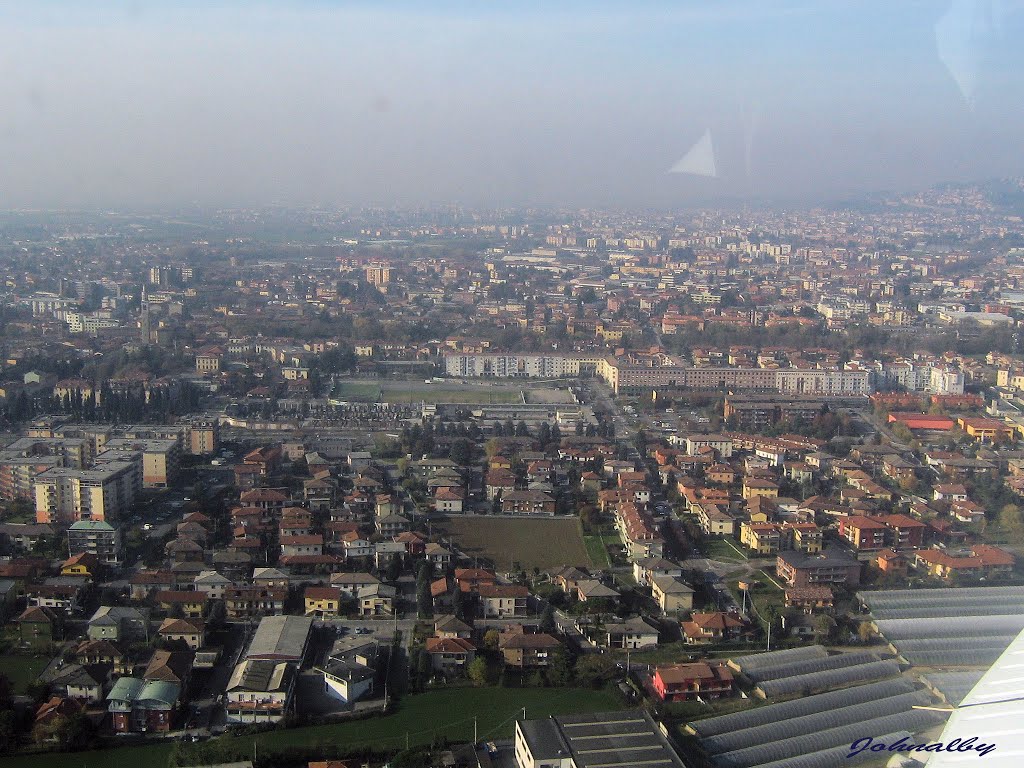 Foto aerea della città di Seriate più di 25000 abitanti by johnalby