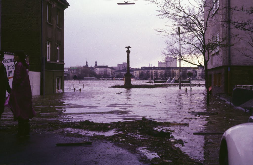 Bonn-Beuel, Hochwasser April 1983 by Maxwell_Smart