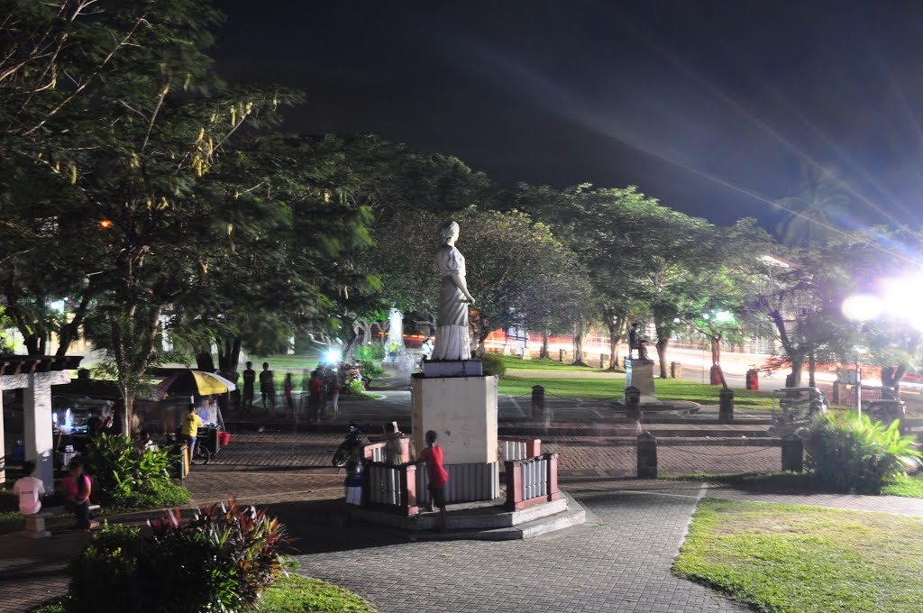 Early evening @ Taal Park by cesarcentroncambay