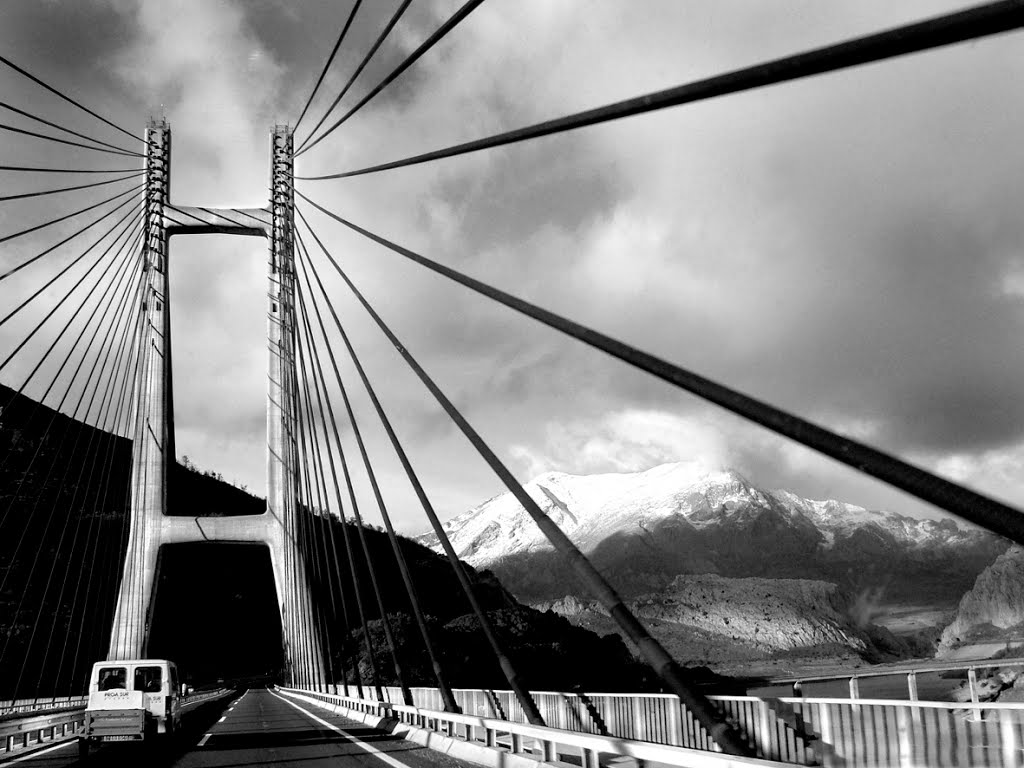 Puente Fernandez Casado /León by Urbano Suárez