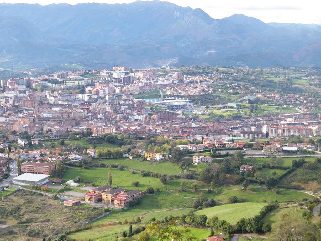 OVIEDO (ASTURIAS) ESTADIO CARLOS TARTIERE by JOSE LUIS OROÑEZ