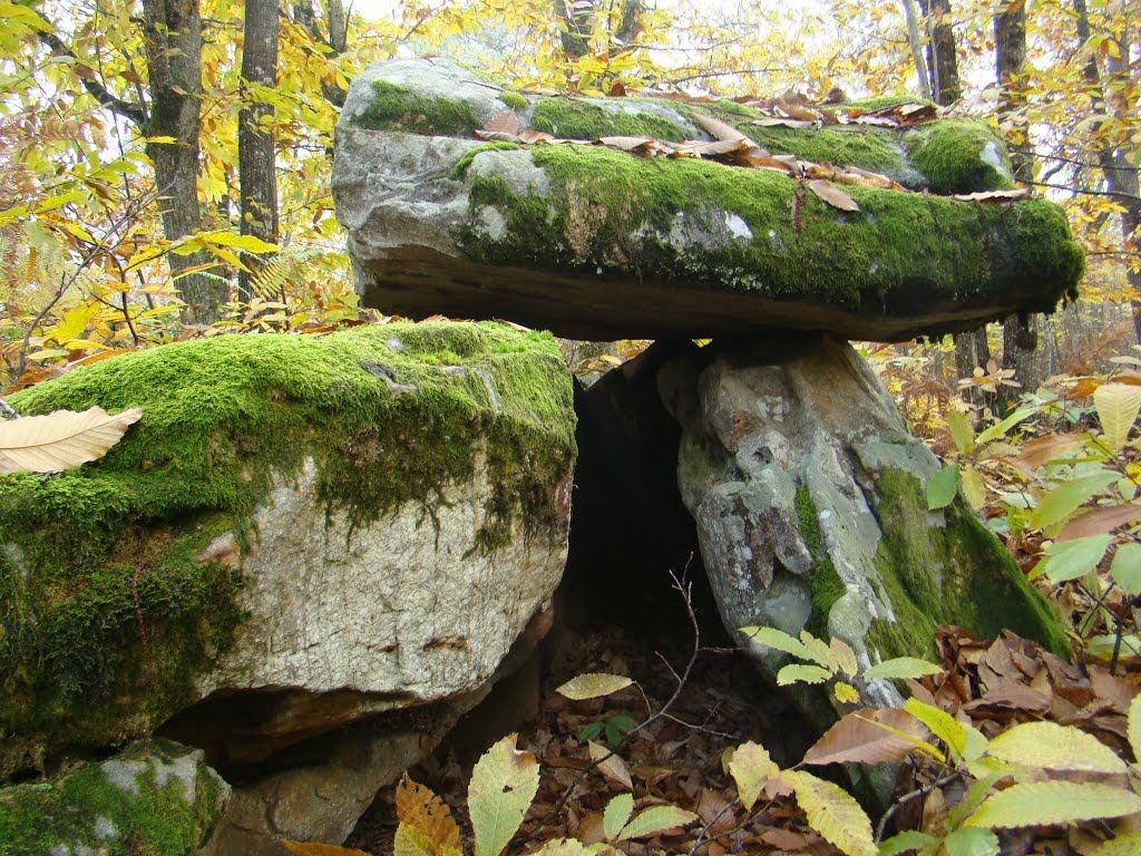 Dolmen de Langlade (Belvès) by JmbGam