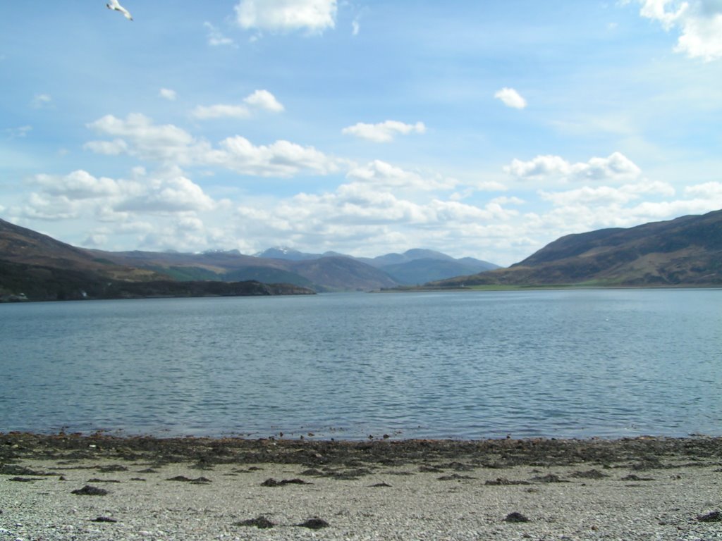 Loch Broom from Ullapool beach by andygondorf