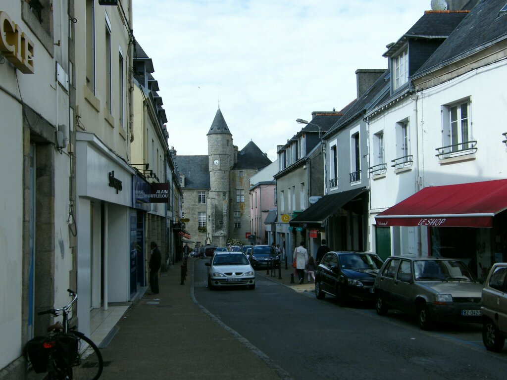 Rue du Château, Pont-l'Abbé, 15.9.2013 by Peter Oertel