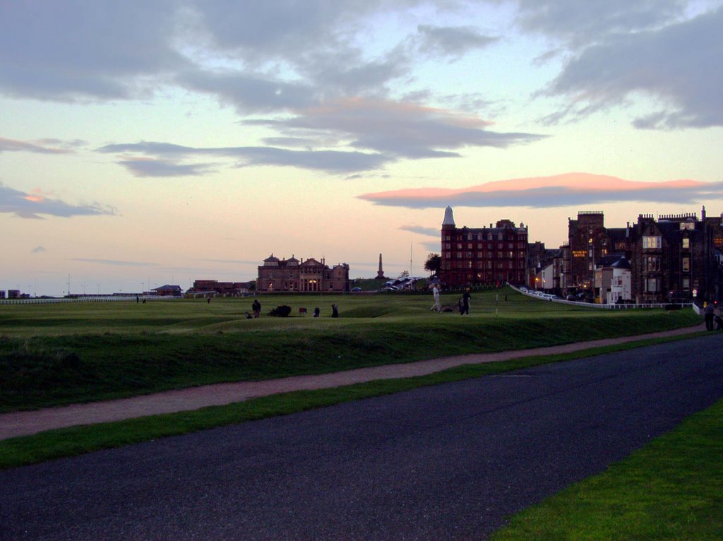 Evening at the old course, St Andrews by © Douglas MacGregor