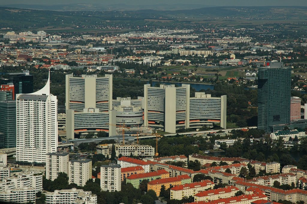 Wien, Vienna International Centre/Uno City aus der Luft, 2006 by Manuela Gößnitzer