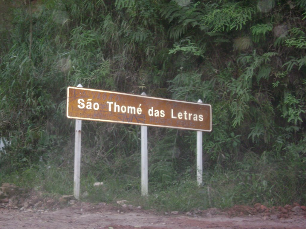 Placa de chegada pela estrada de terra by EulerGBarbosa