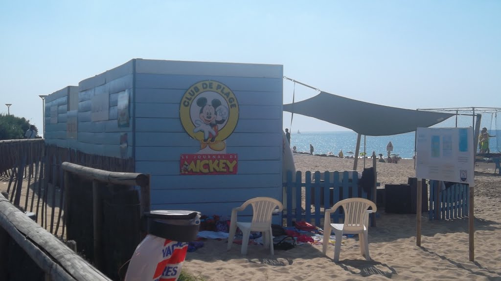 Club de plage Le Journal de Mickey, Plage Marinella, Anglet by A.L. Photography