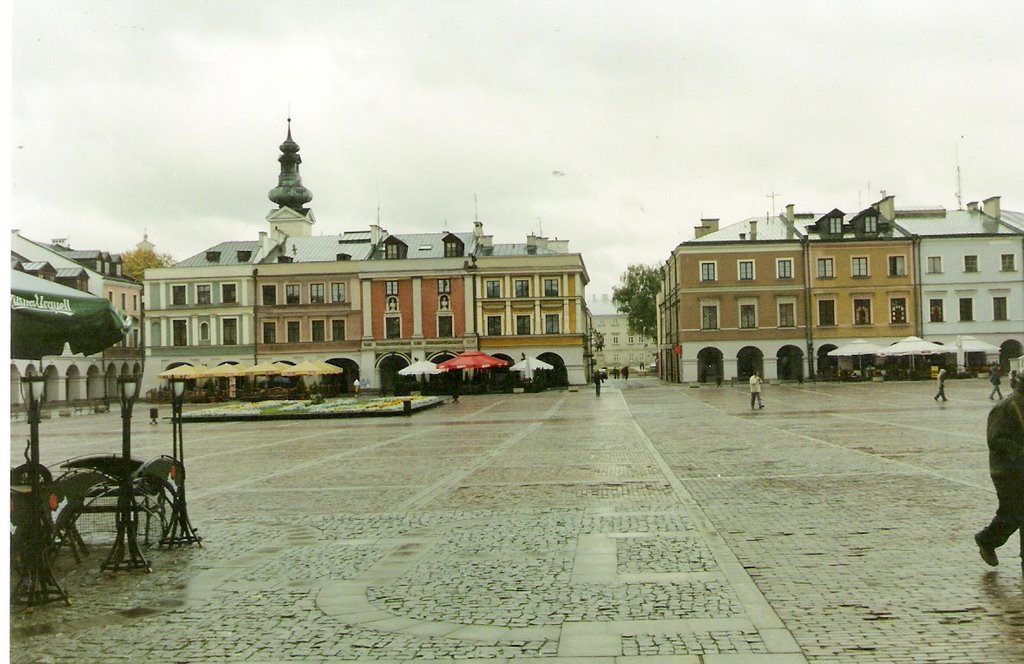 Zamosc, rynek w deszczu by nutpen