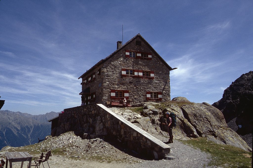 Erlanger Hütte by Detlef Wilkowski