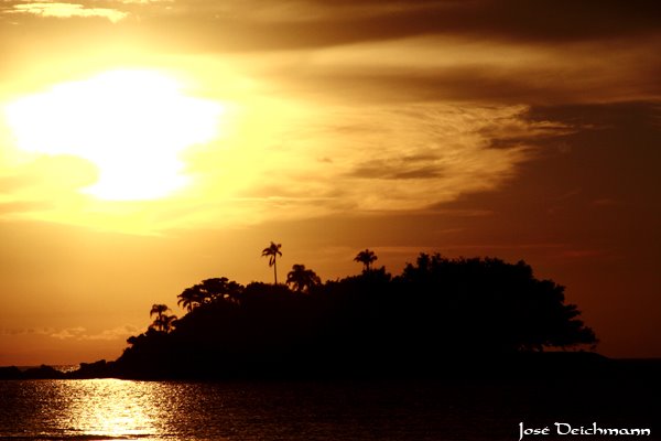 Ilha das Cabras Nascer do Sol by josedeichmann