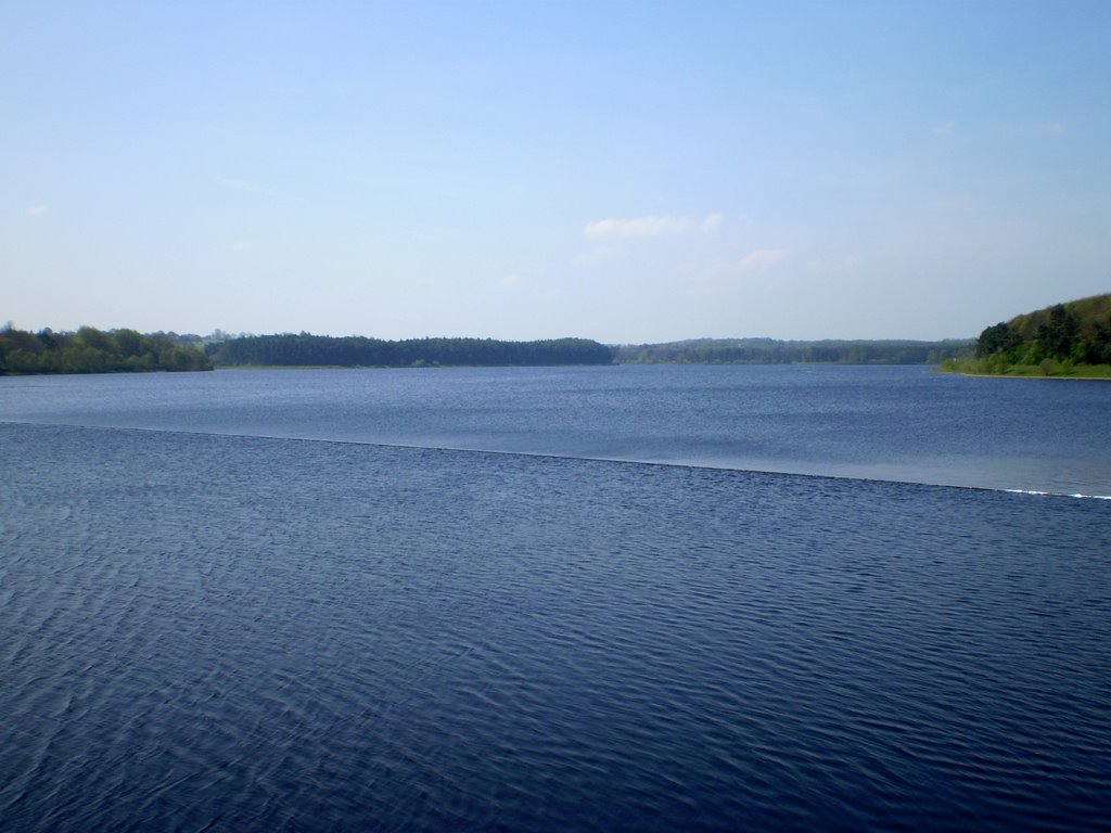 Eccup Reservoir From the Dam by dangreywolf