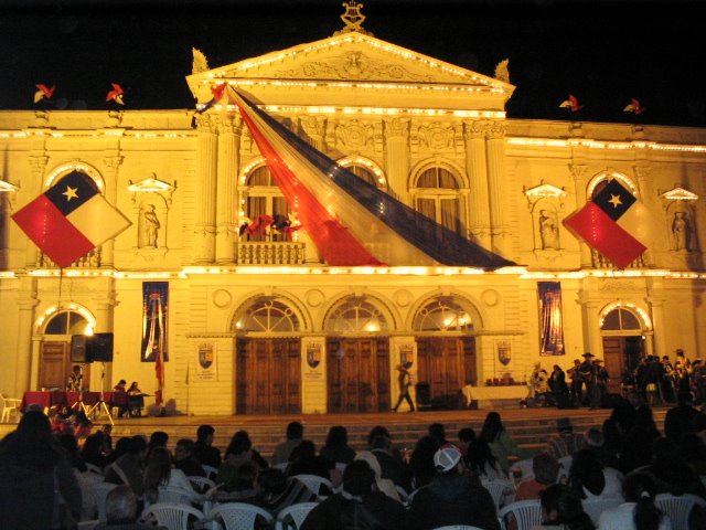 Teatro Municipal by Héctor Guillermo Riv…