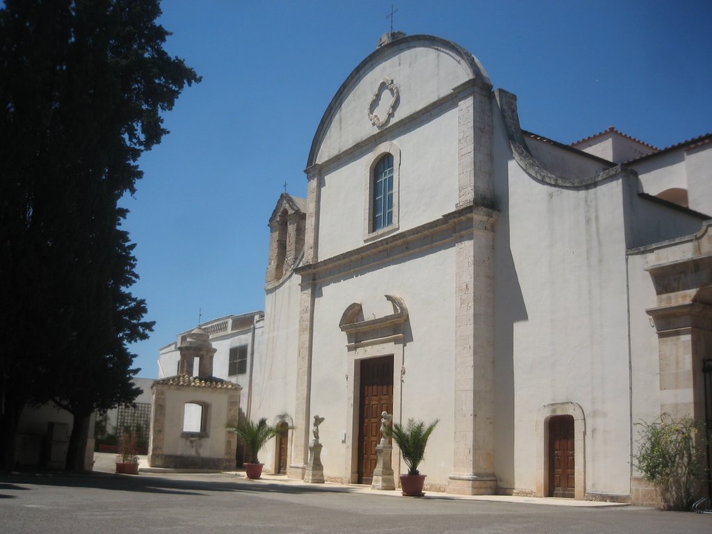 Facciata della Chiesa di S. Oronzo (Patrono di Turi) detta anche "Cappellone" by wildshark Raffa