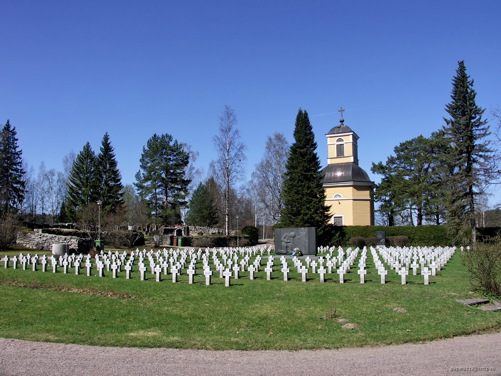 Finland Mantyharjun Kirkon kellotapuli Soldier's graves by paparazzistas