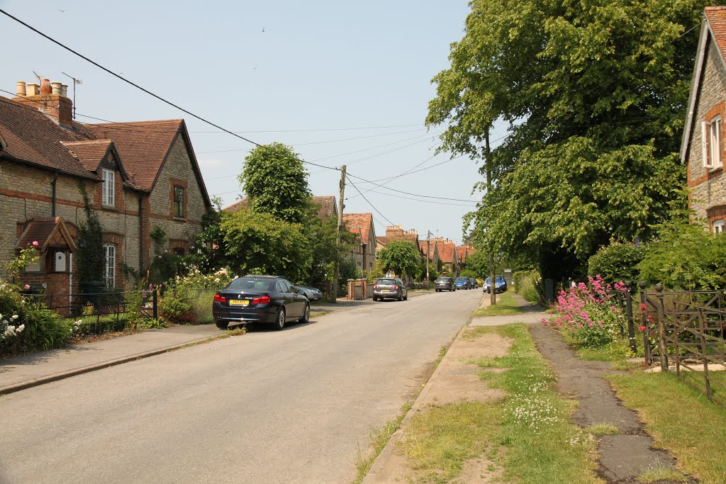 Evenley Road, Mixbury, Oxfordshire by Roger Sweet