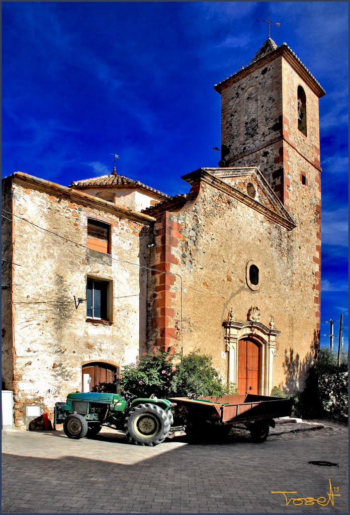 L'esglèsia i eines del camp by Xavier Estorach Toset