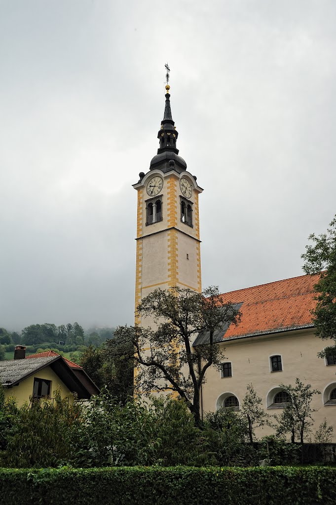 Cerkno, cerkev sv. Jerneja by Valter Erzetič