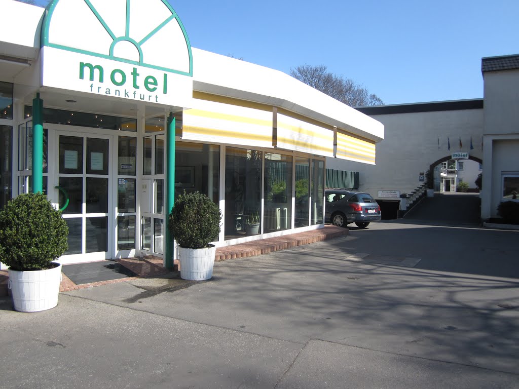 Rezeption und Einfahrt by motel frankfurt - ein advena Partner Hotel