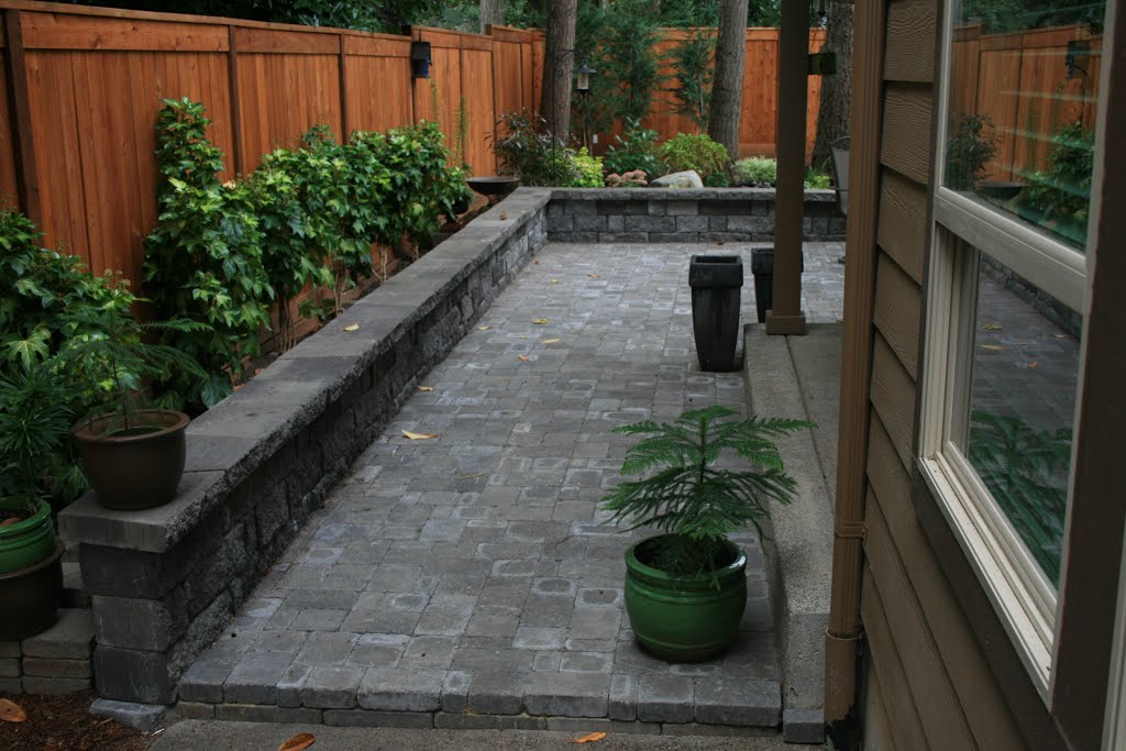 Patio in Portland made with concrete pavers by LandscapingPortland